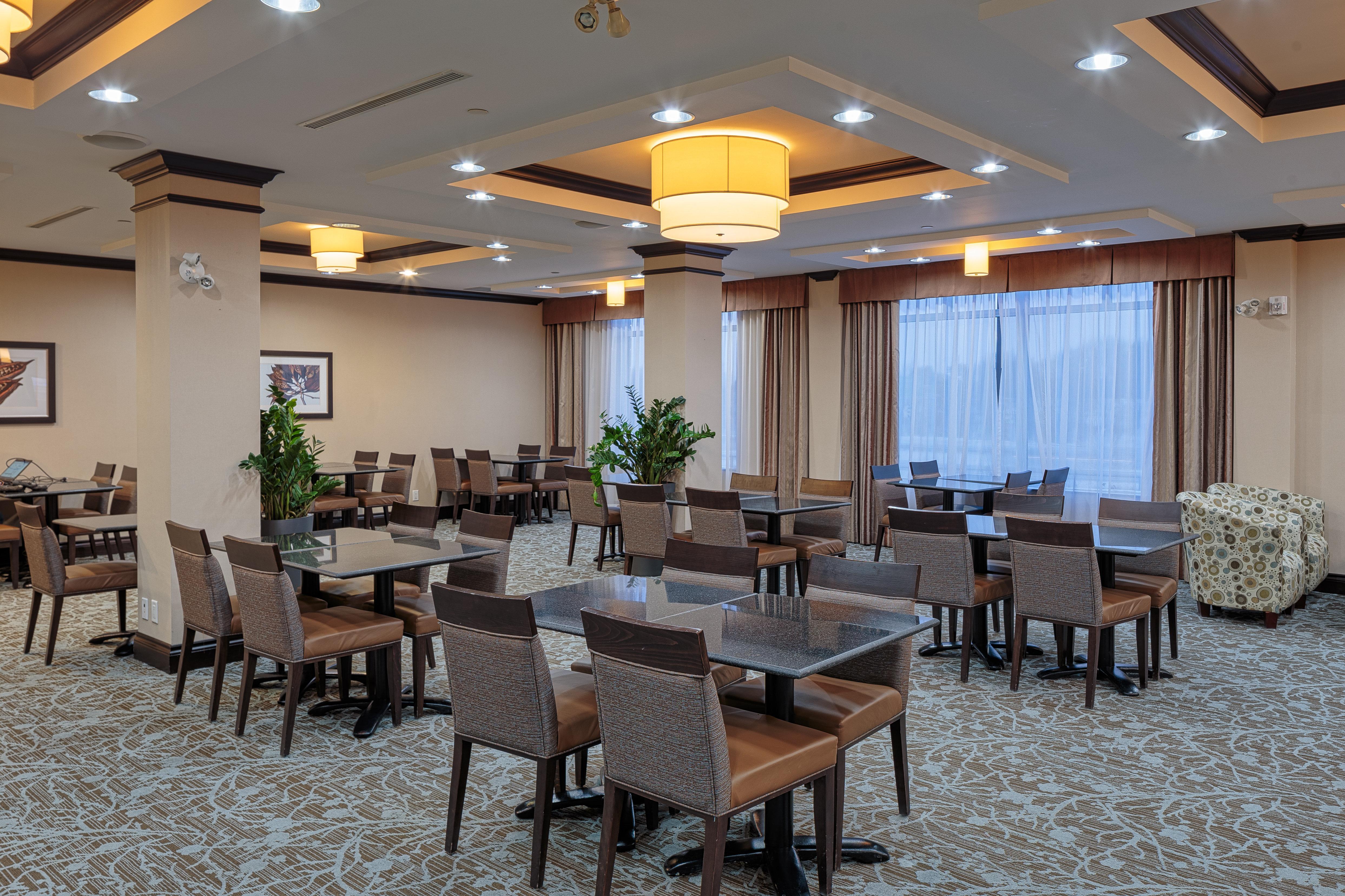 Holiday Inn Express & Suites Ottawa East-Orleans By Ihg Exterior foto